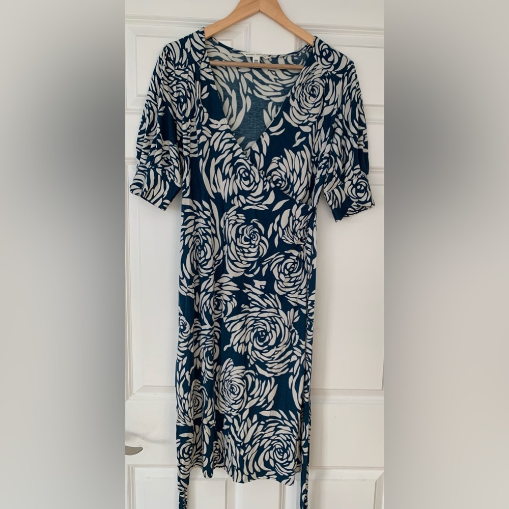 Lovely Banana Republic jersey knit dress